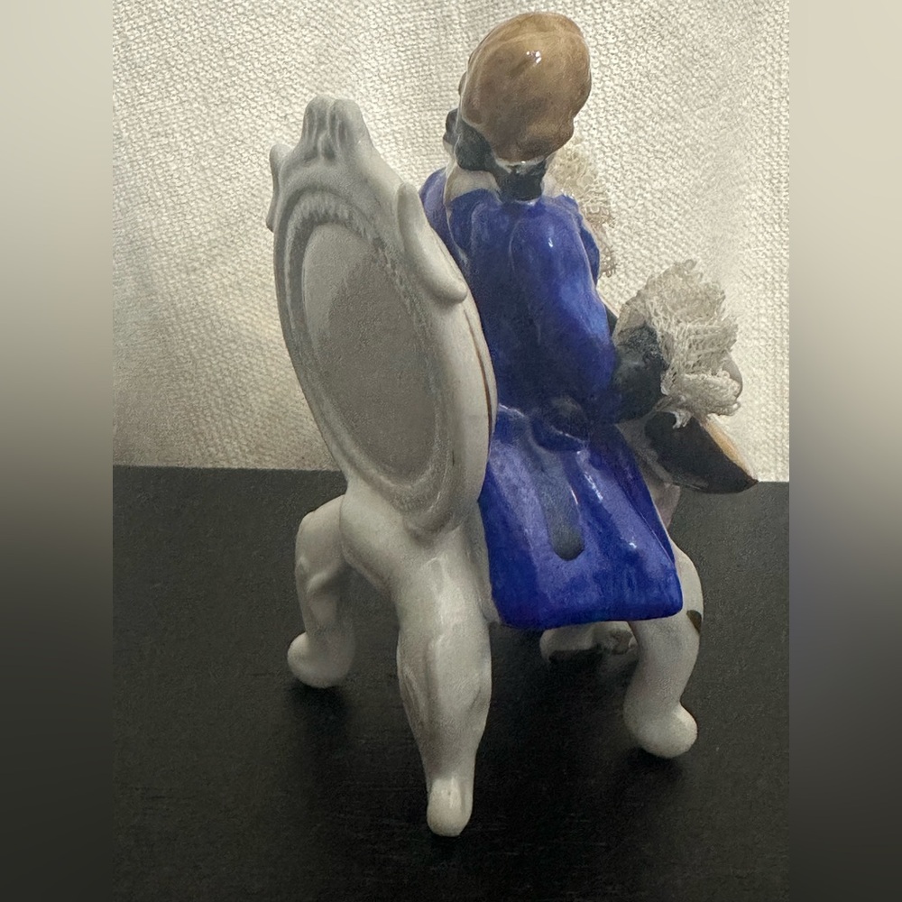 Vintage Dresden Reproduction Victorian Man Playing Qatar Porcelain - Picture 10 of 13